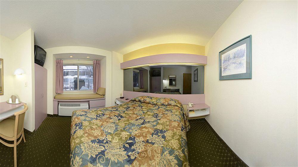 Americas Best Value Inn - East Syracuse Exterior photo