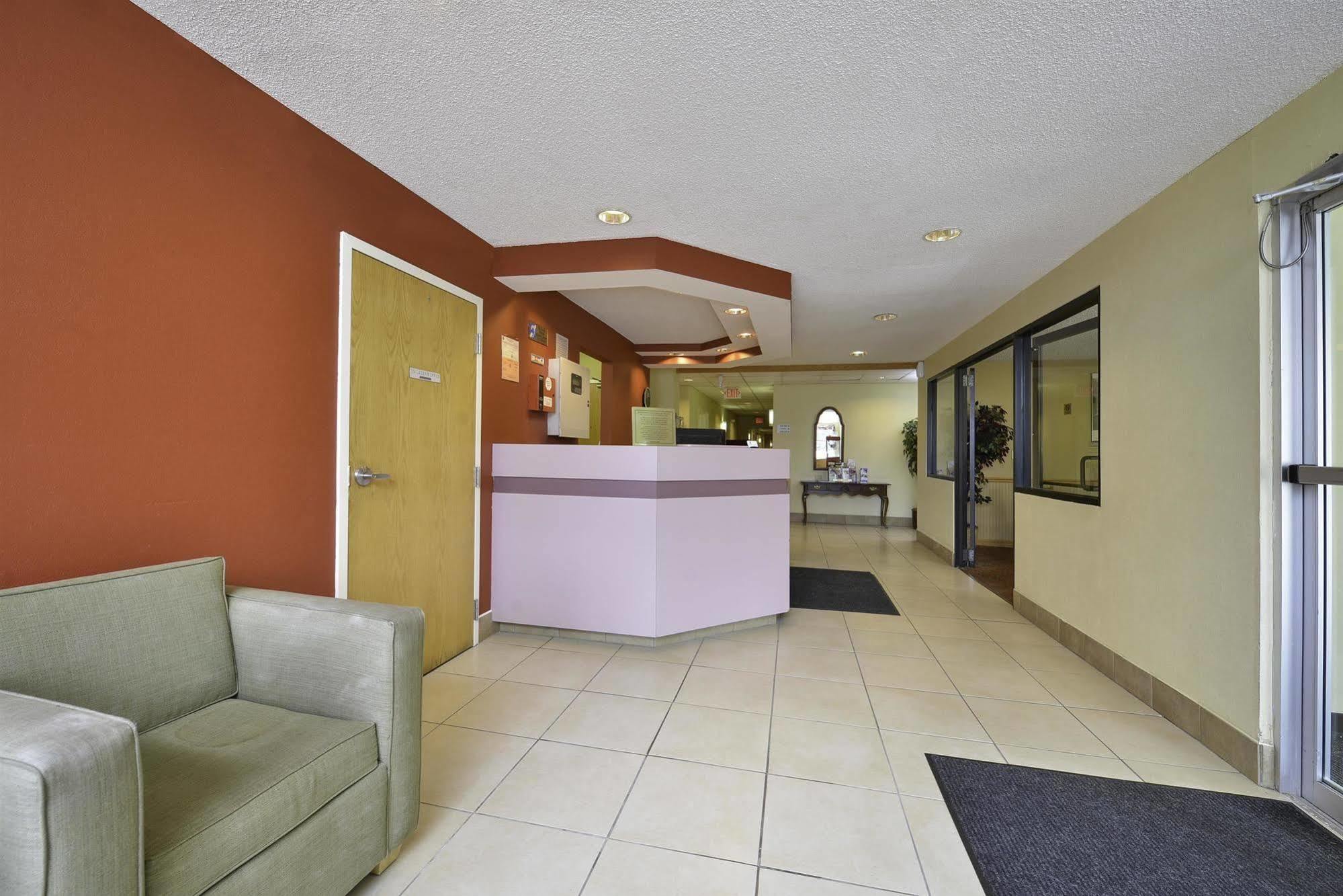 Americas Best Value Inn - East Syracuse Exterior photo